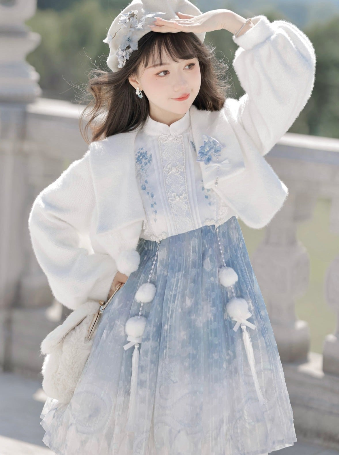 Robe courte en fourrure chinoise bleue Ice