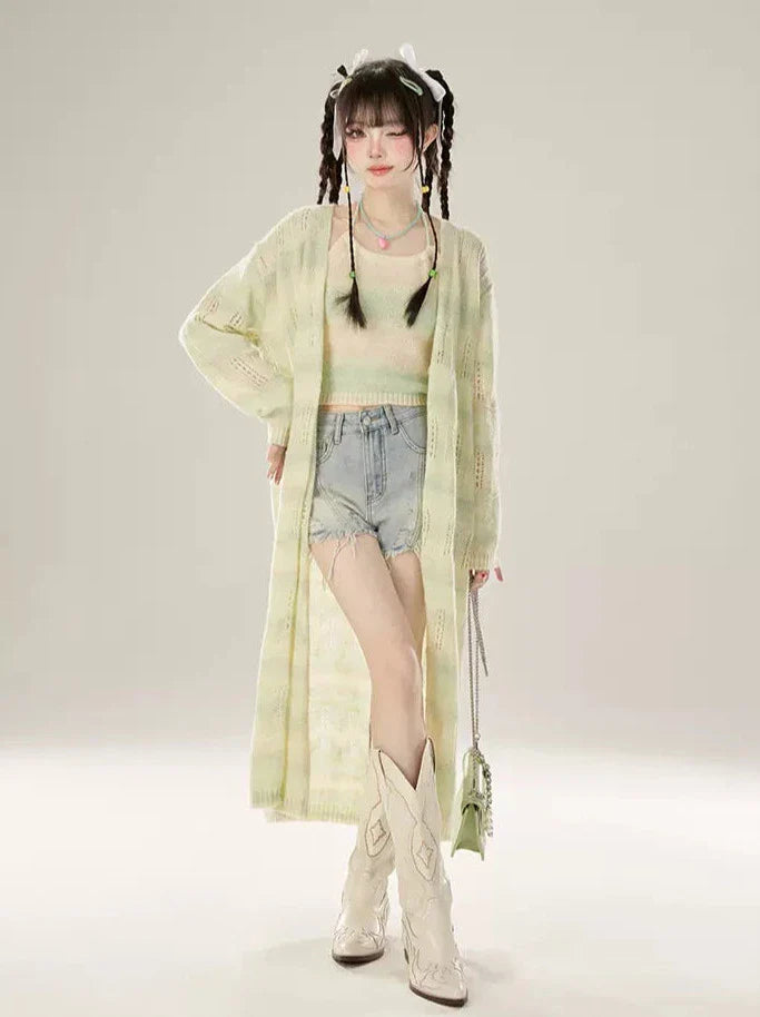 Short en jean taille basse à franges abîmées
