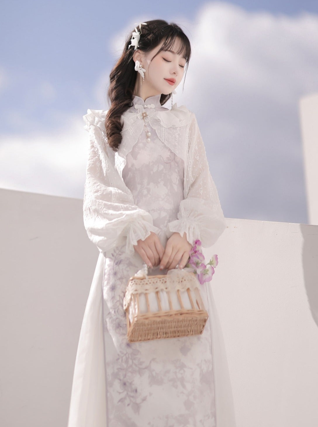 Robe chinoise à volants + cardigan violet à fleurs transparentes légères