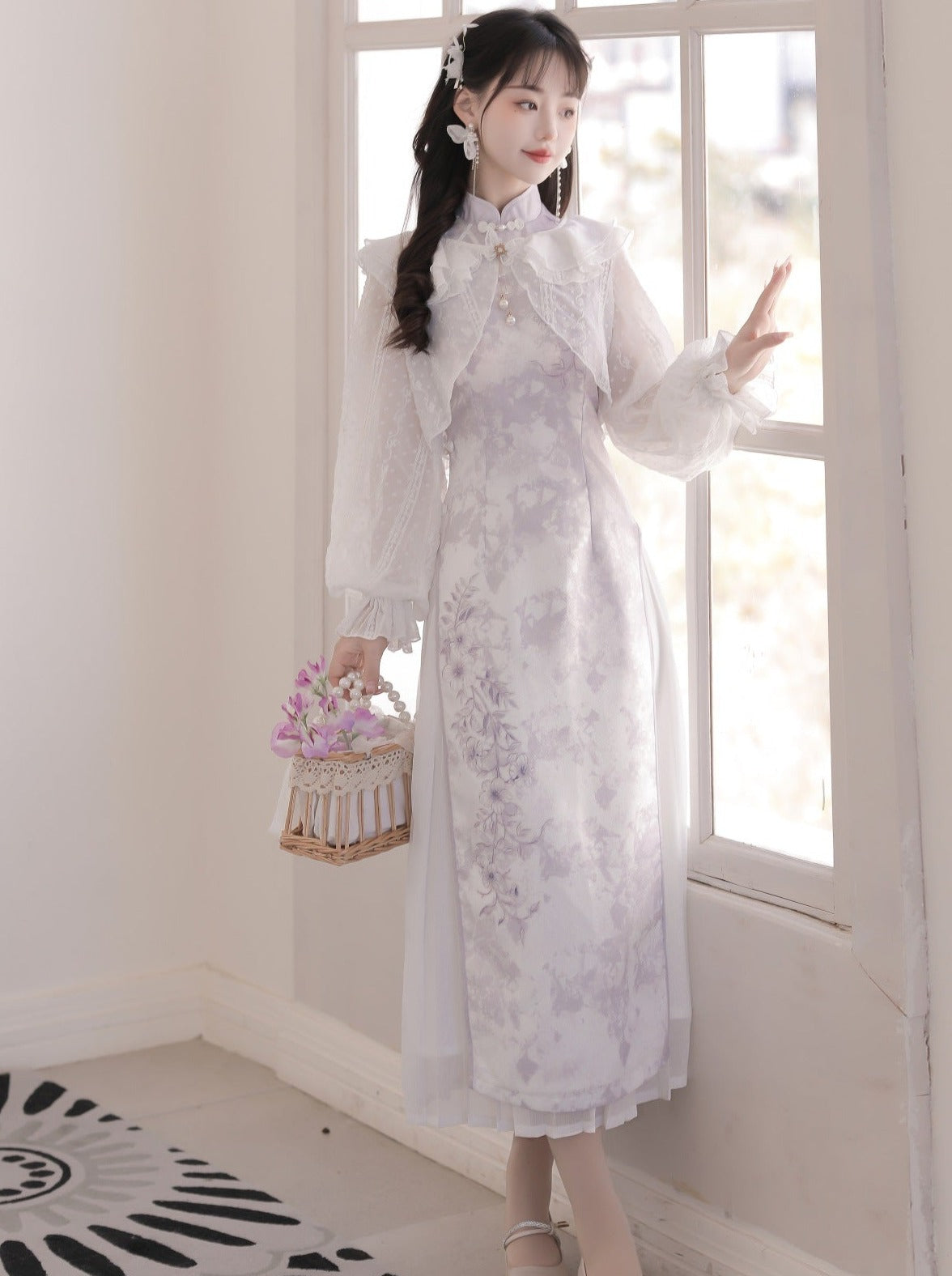 Robe chinoise à volants + cardigan violet à fleurs transparentes légères