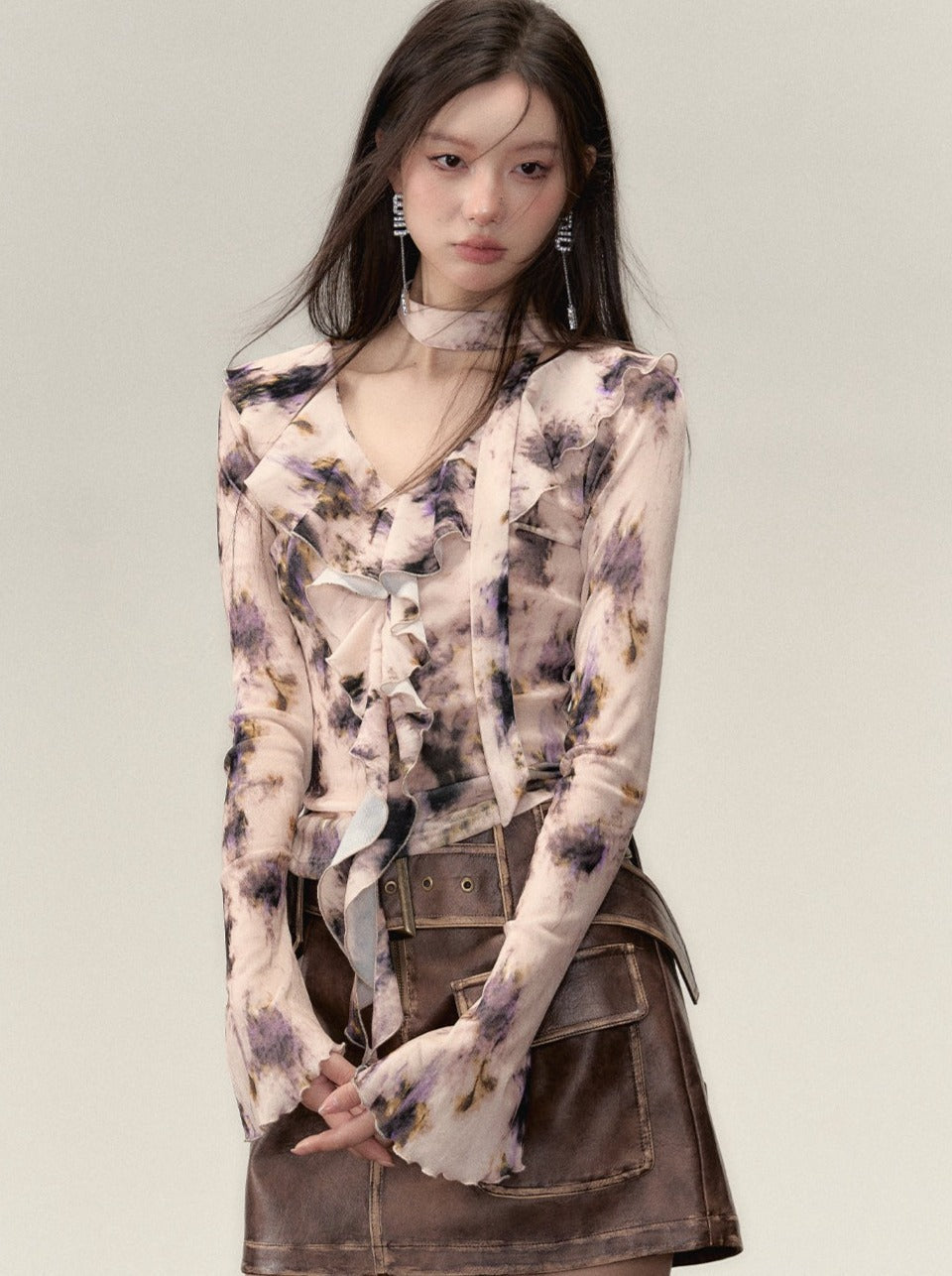 Ruffle Design Niche V-Neck Top