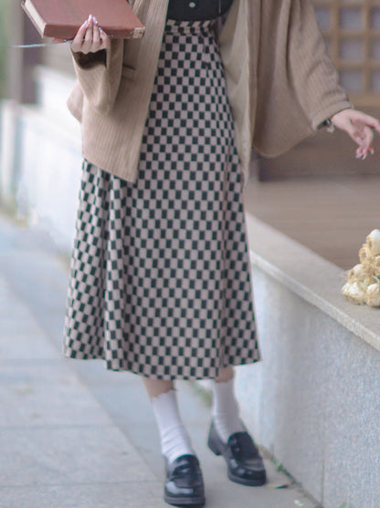 Veste Showa grise cerise foncée à ruban, jupe plume + note, chemise en mousseline de soie à broche rétro à carreaux + jupe