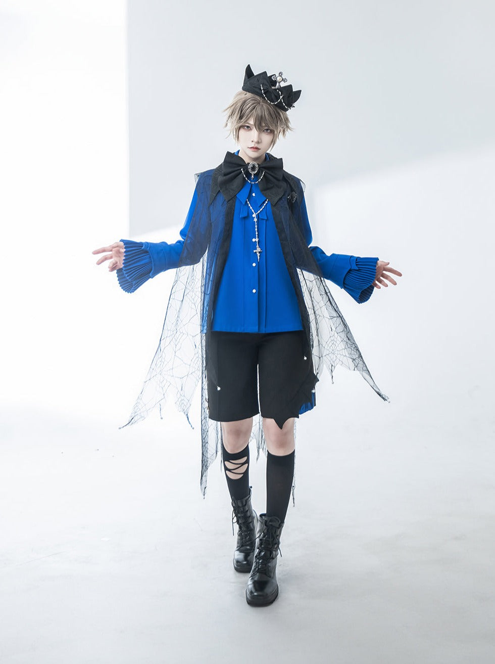 Élégant ensemble prince-cravate, nœud papillon et chemise demi-pantalon