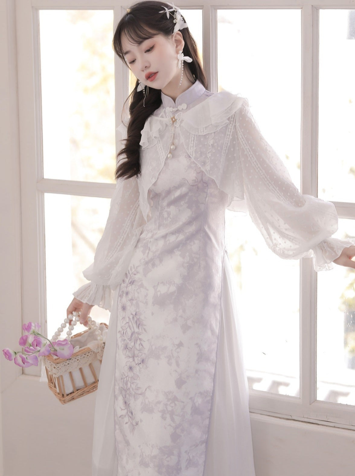 Robe chinoise à volants + cardigan violet à fleurs transparentes légères