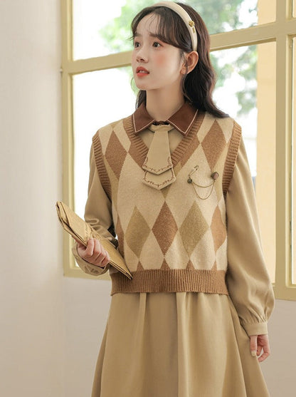 Robe design en tricot avec gilet rétro à losanges