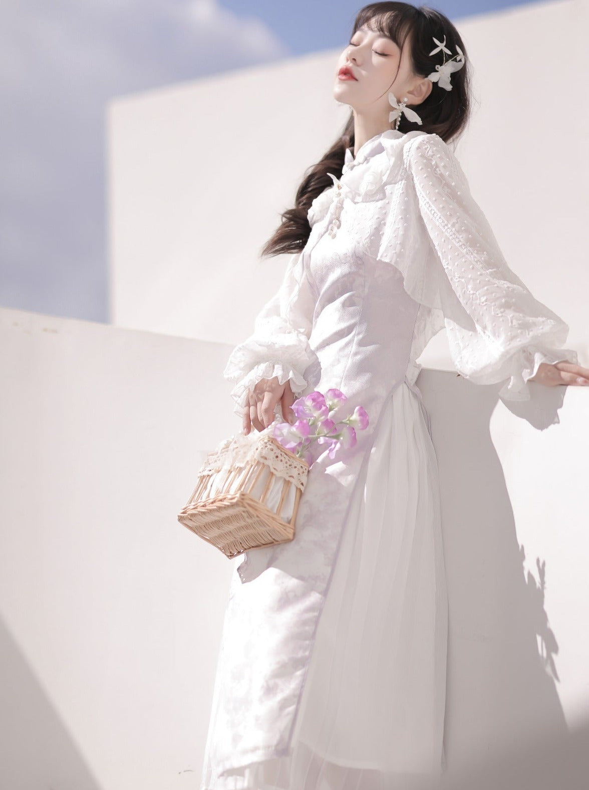 Robe chinoise à volants + cardigan violet à fleurs transparentes légères