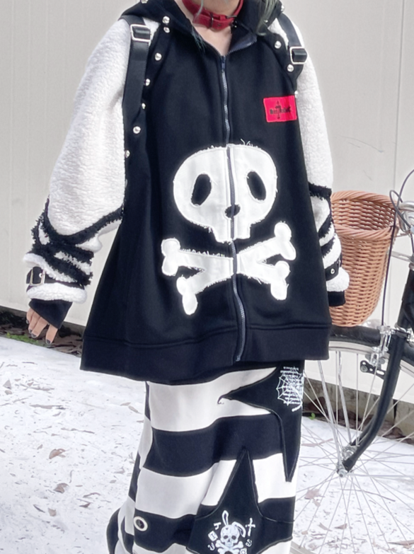 Raglan Riveted Zip-Up Skull Hoodie Sleeve