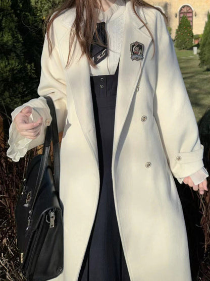 Manteau élégant blanc en laine à double boutonnage style cocon pour collège