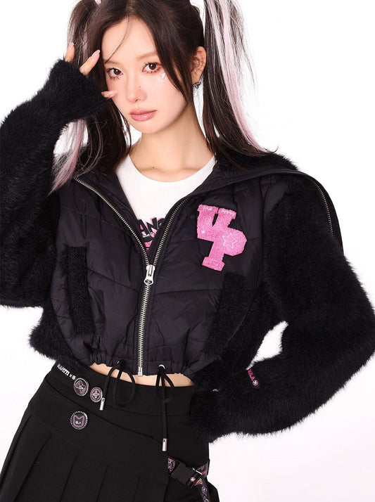 Kurze Oberbekleidung mit Pelzkragen