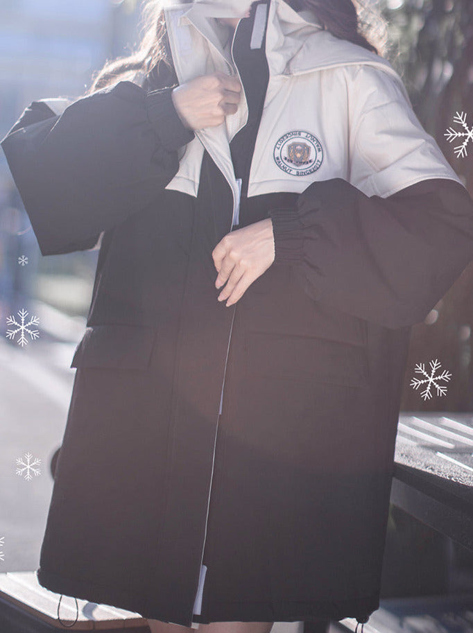 Veste à capuche style universitaire en duvet de pingouin blanc
