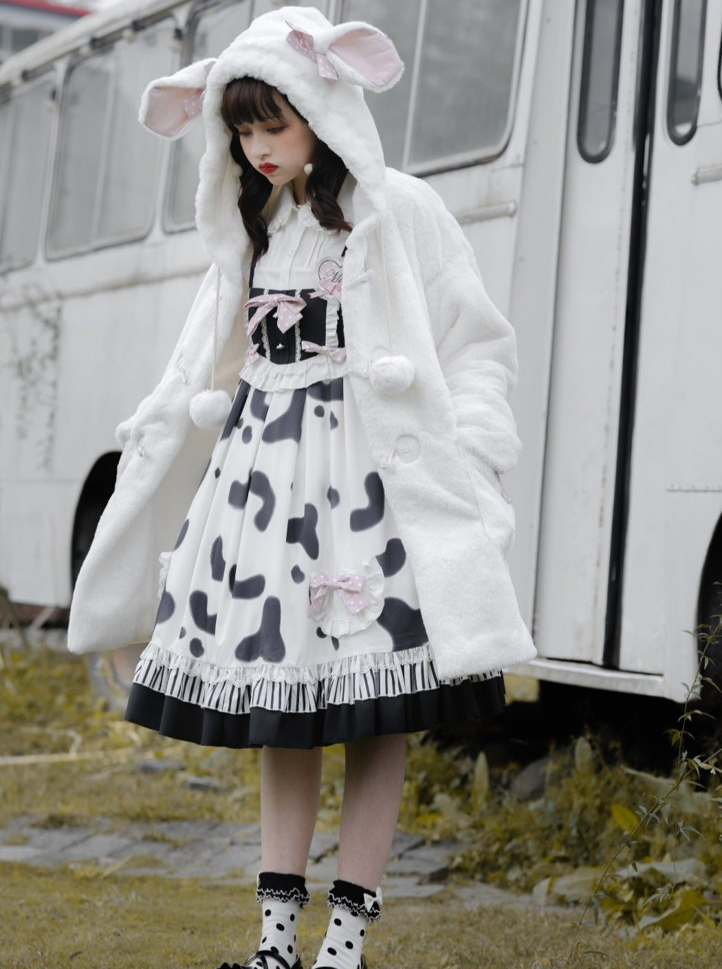 Suspender Cow Blouse Skirt Fur + Coat