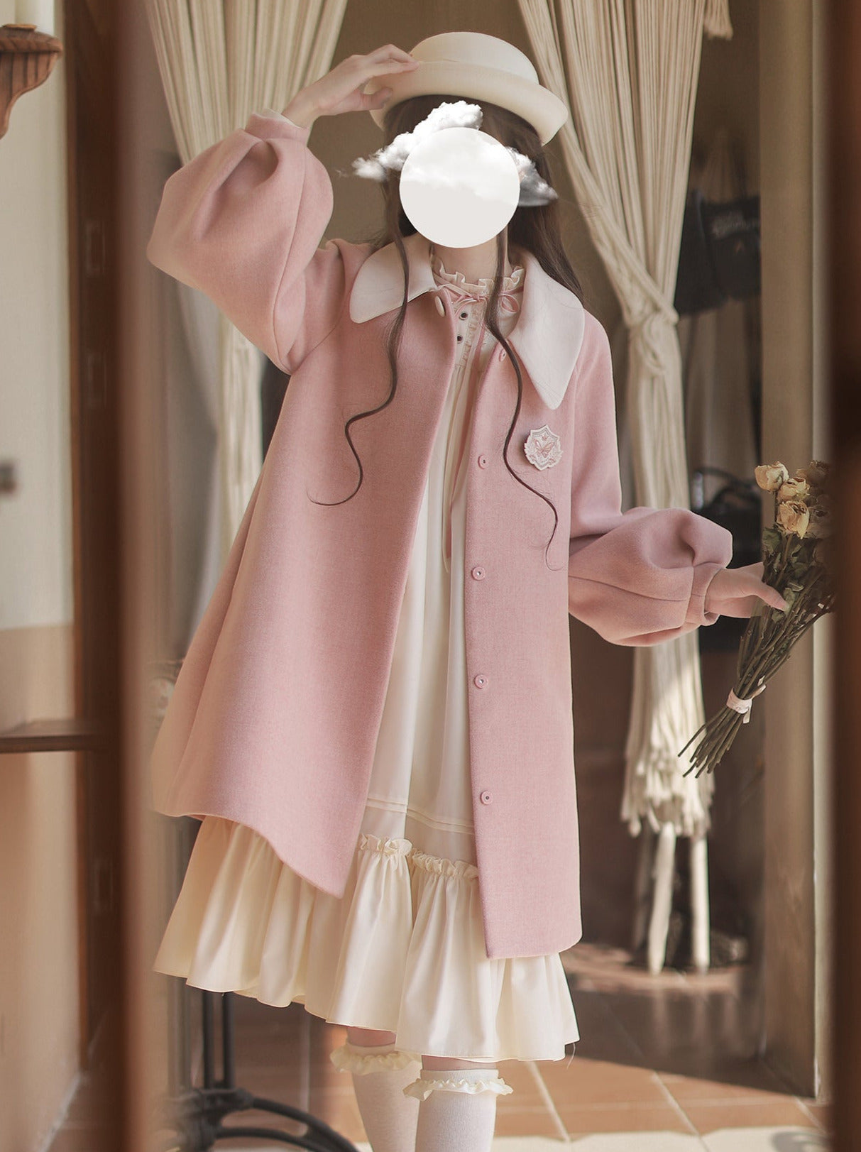 Badge Poupée à volants rose + Lolita + Robe Manteau blanc cassé Col