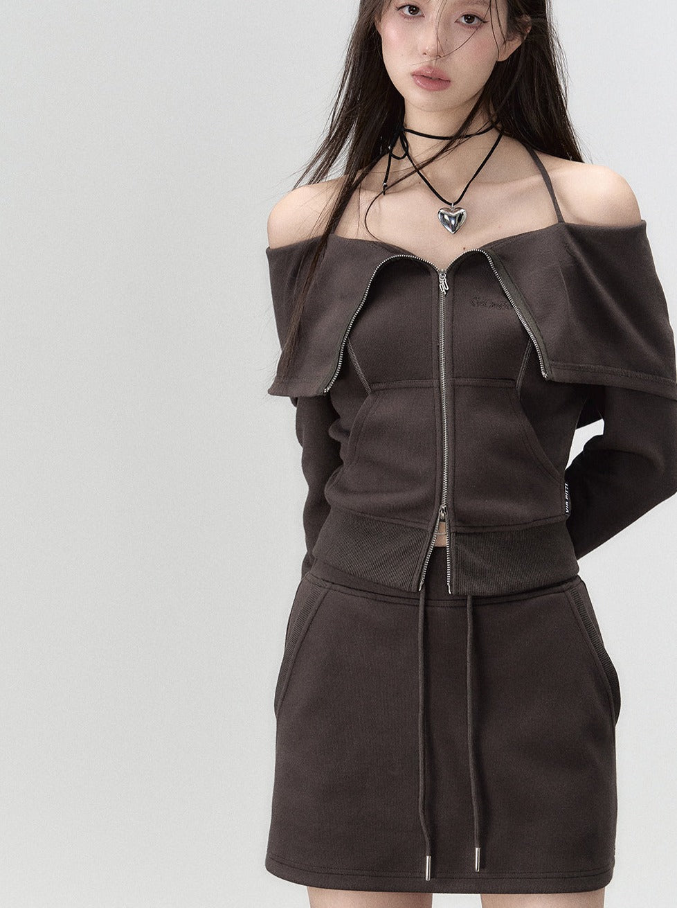 Off-the-shoulder + strap sweatshirt skirt zip-up top