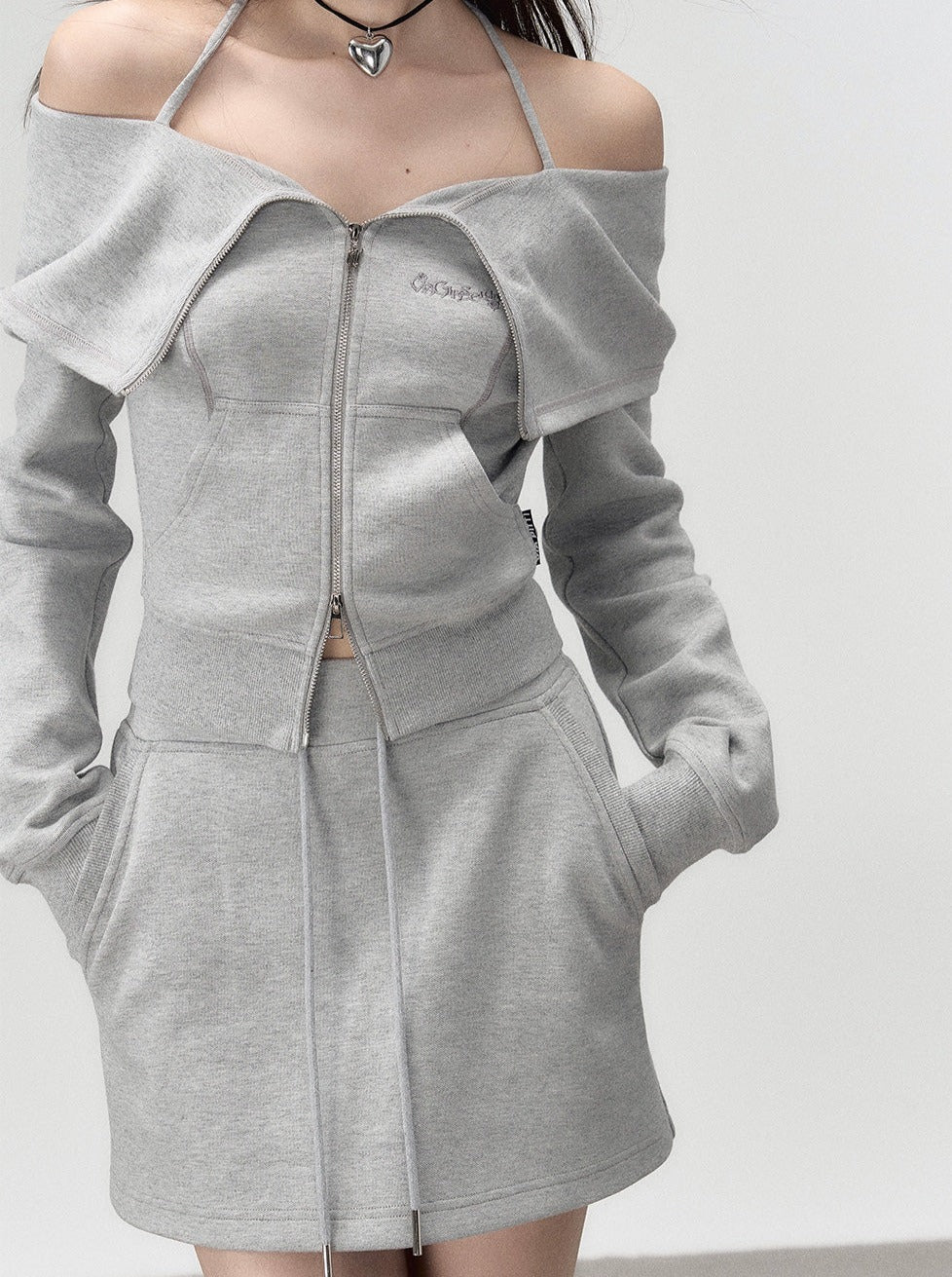 Off-the-shoulder + strap sweatshirt skirt zip-up top