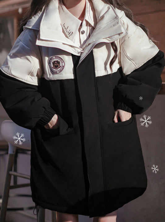 Veste à capuche style universitaire en duvet de pingouin blanc