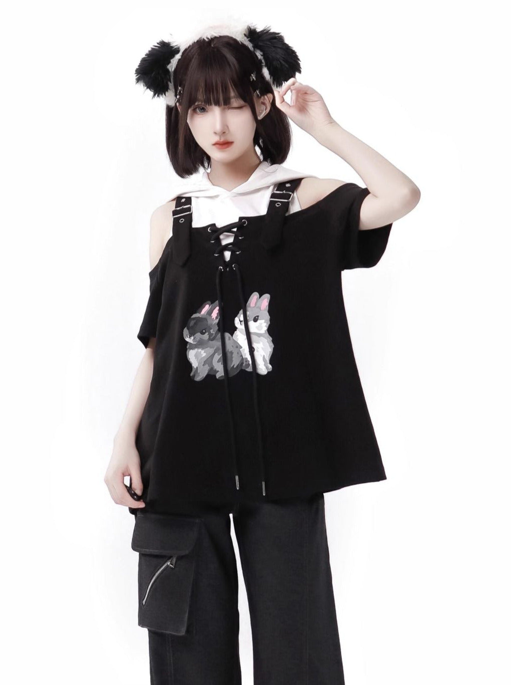 Pantalon à bretelles design d'été, lapin, épaules dénudées, sweat à capuche noir et blanc, costume