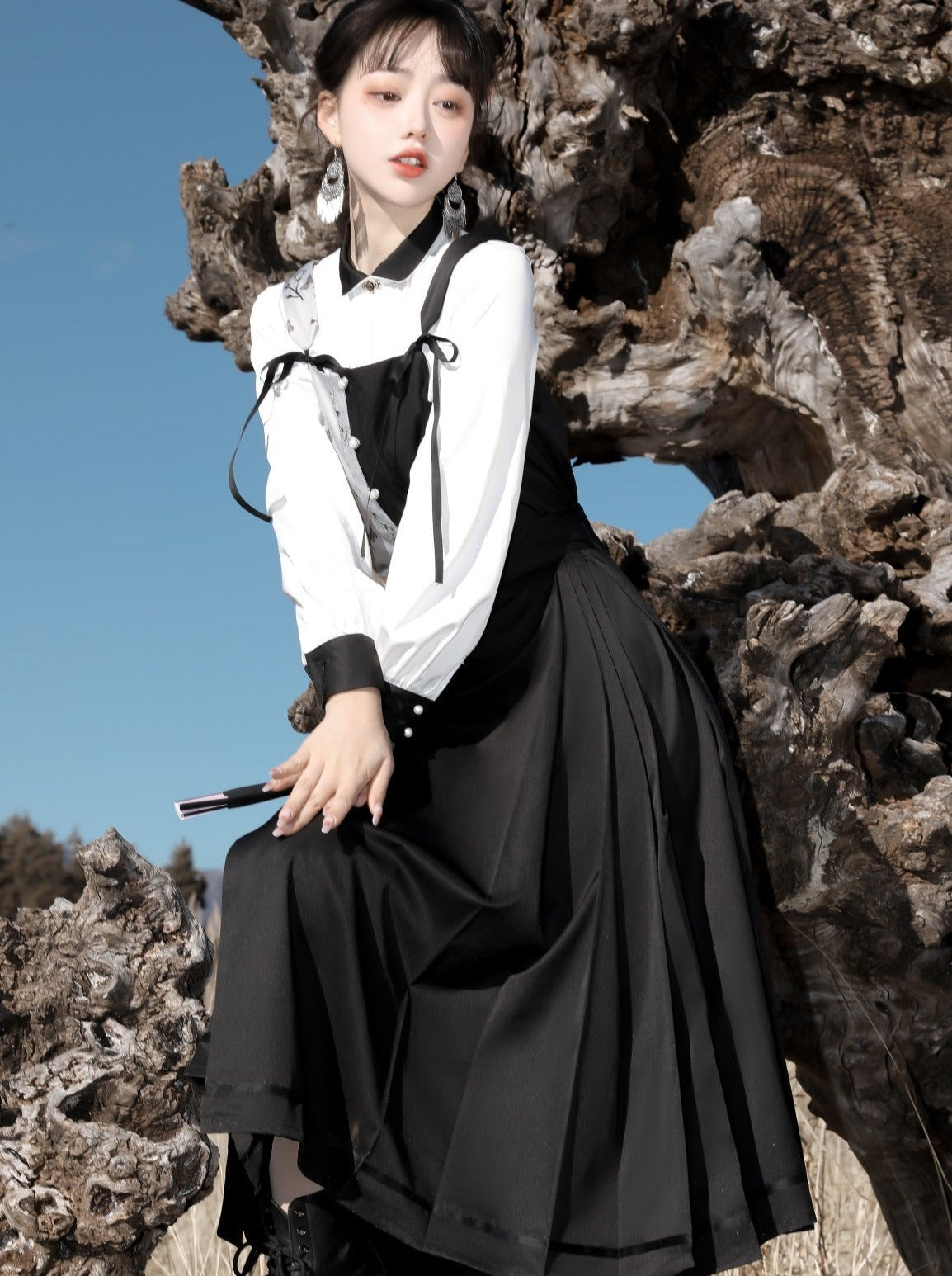 Hosenträger Weste China + Bluse Blume Bi-color Asymmetrisch Dunkel