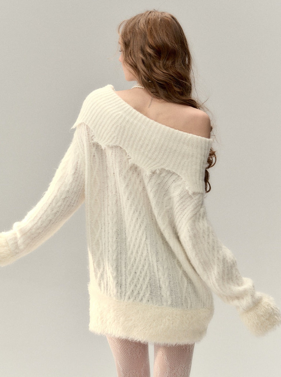 Off-the-shoulder Fur One-pointed Top