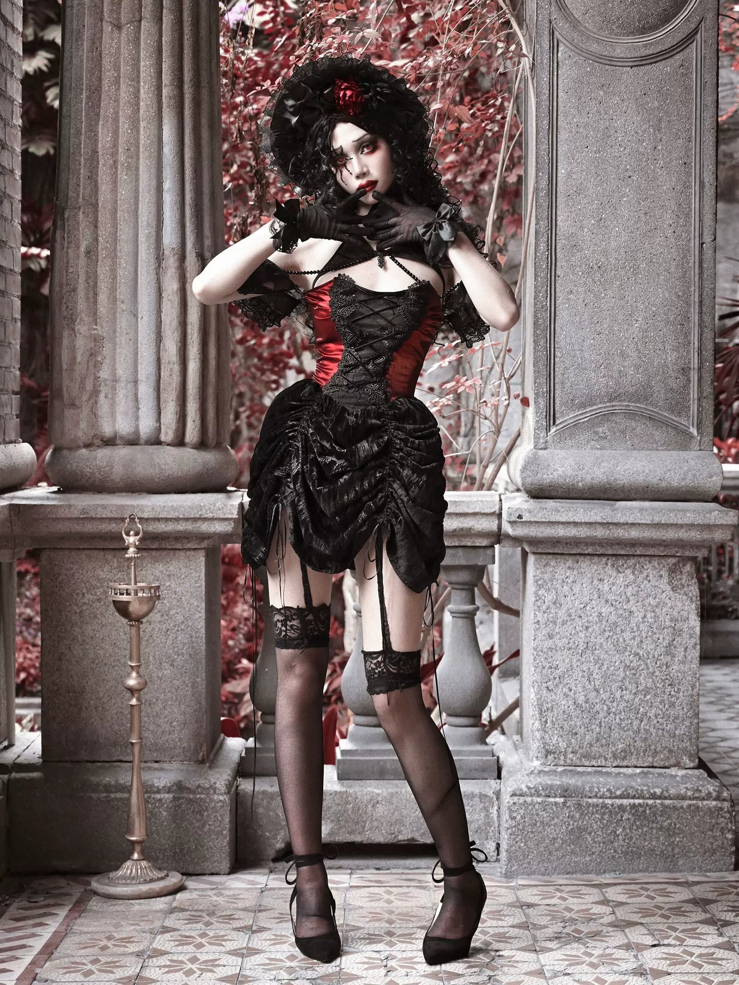 Robe bustier gothique en velours avec cordon de serrage et col araignée
