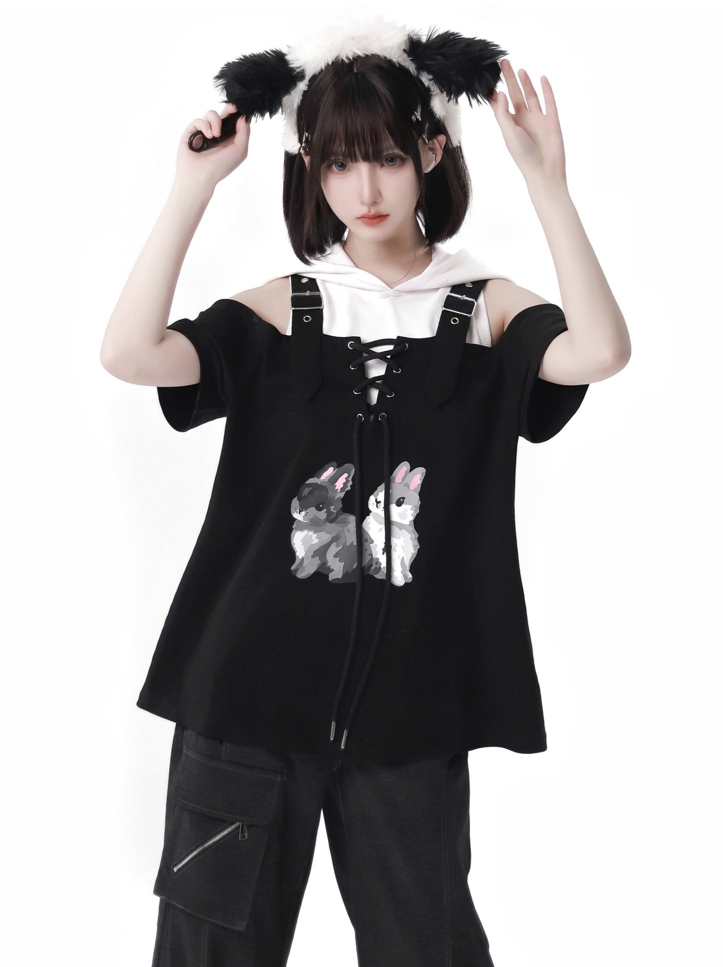 Pantalon à bretelles design d'été, lapin, épaules dénudées, sweat à capuche noir et blanc, costume
