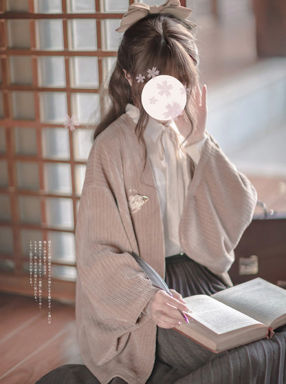 Jupe veste en mousseline rétro + jupe à carreaux en ruban et plumes foncées + broche Showa Note Gris cerise