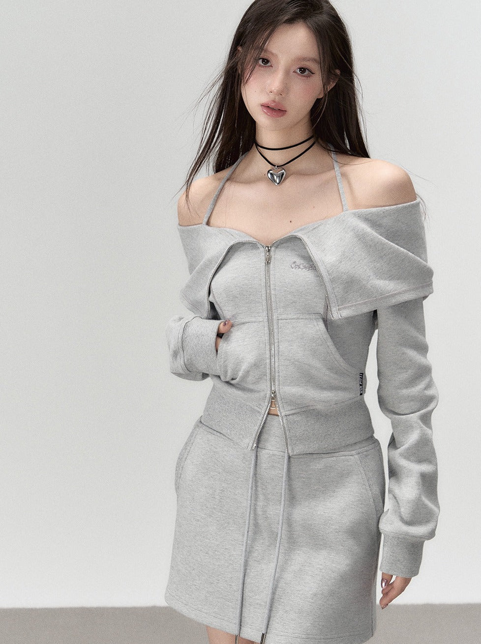 Off-the-shoulder + strap sweatshirt skirt zip-up top