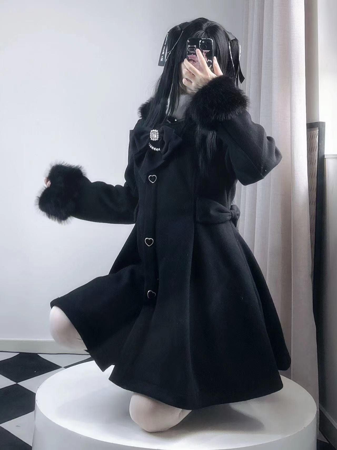 Manteau en fourrure noire pour petit lapin