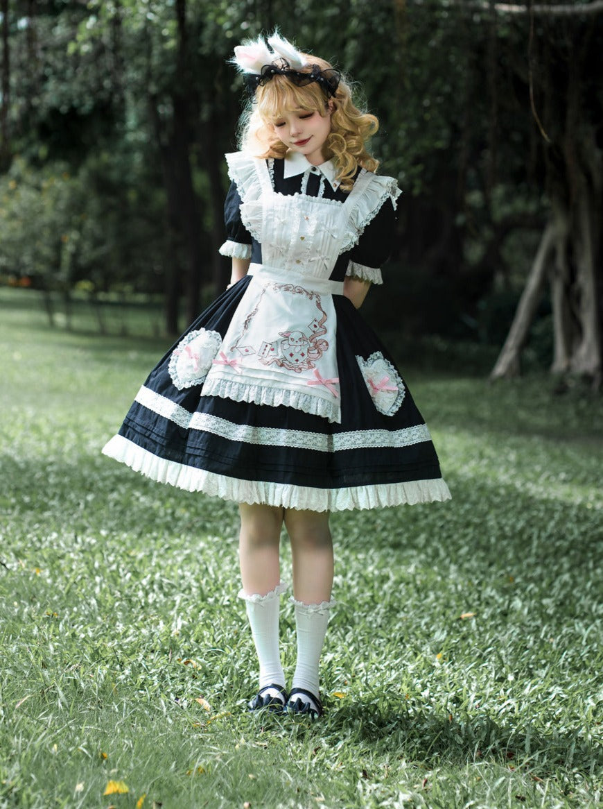 Six robes Lolita, tablier, doux