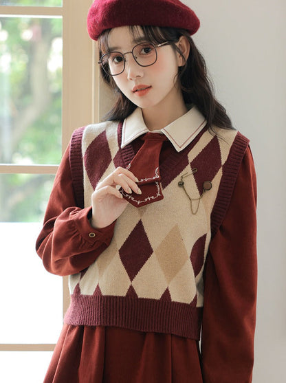 Robe design en tricot avec gilet rétro à losanges