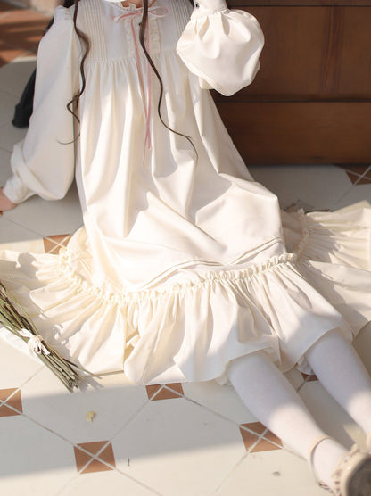 Manteau Lolita à col poupée + badge robe à volants blanc cassé + rose