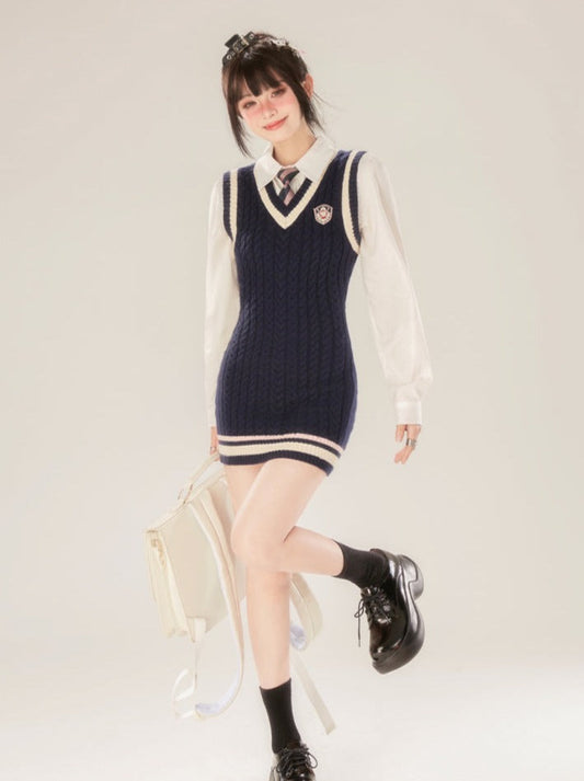Robe universitaire en tricot style gilet longue