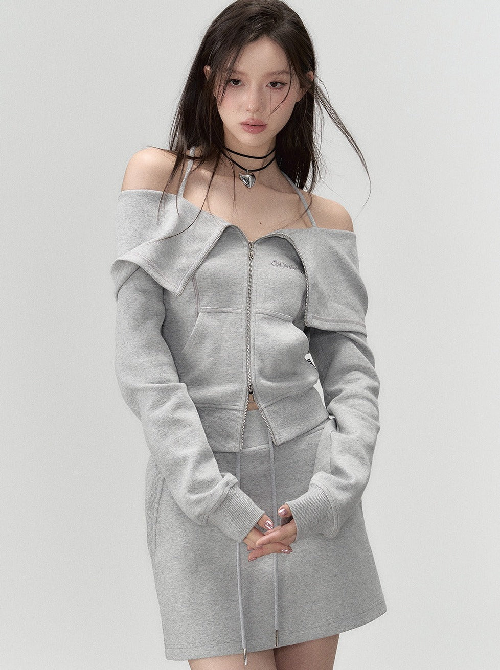 Off-the-shoulder + strap sweatshirt skirt zip-up top