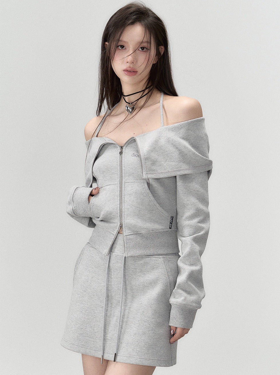 Off-the-shoulder + strap sweatshirt skirt zip-up top