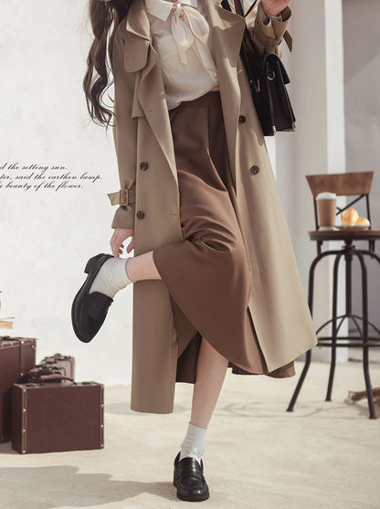 Trench-coat style rétro kaki britannique élégant