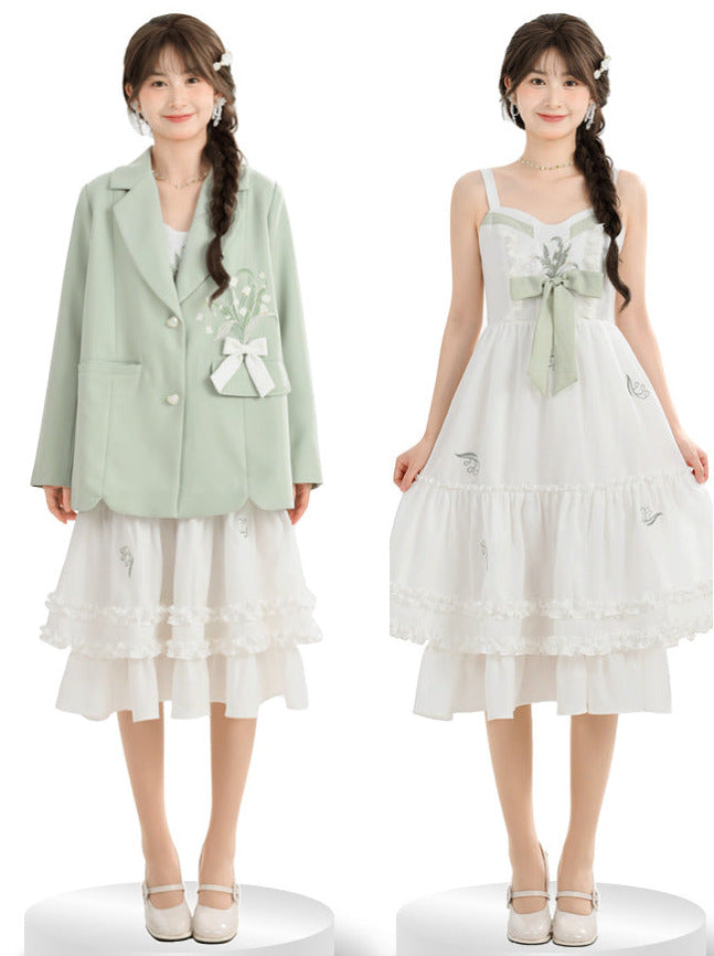 Costume vert menthe à bretelles + veste fleurie et robe à volants en ruban