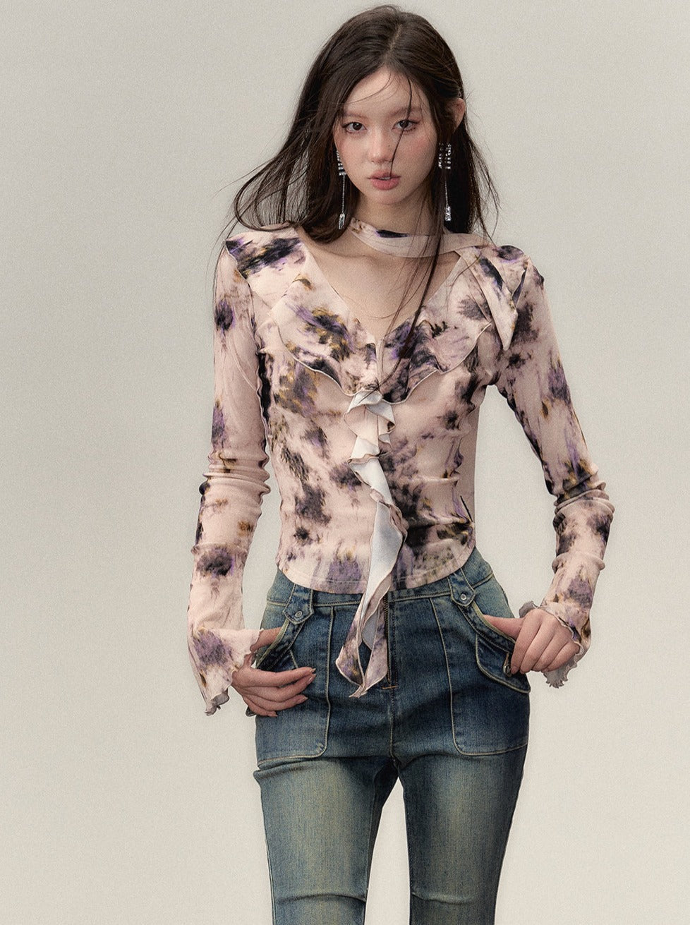 Ruffle Design Niche V-Neck Top