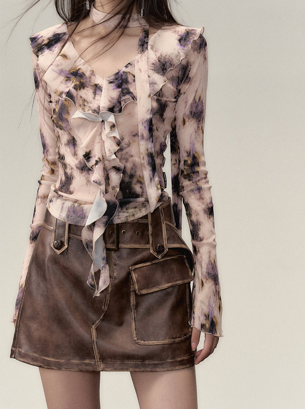 Ruffle Design Niche V-Neck Top