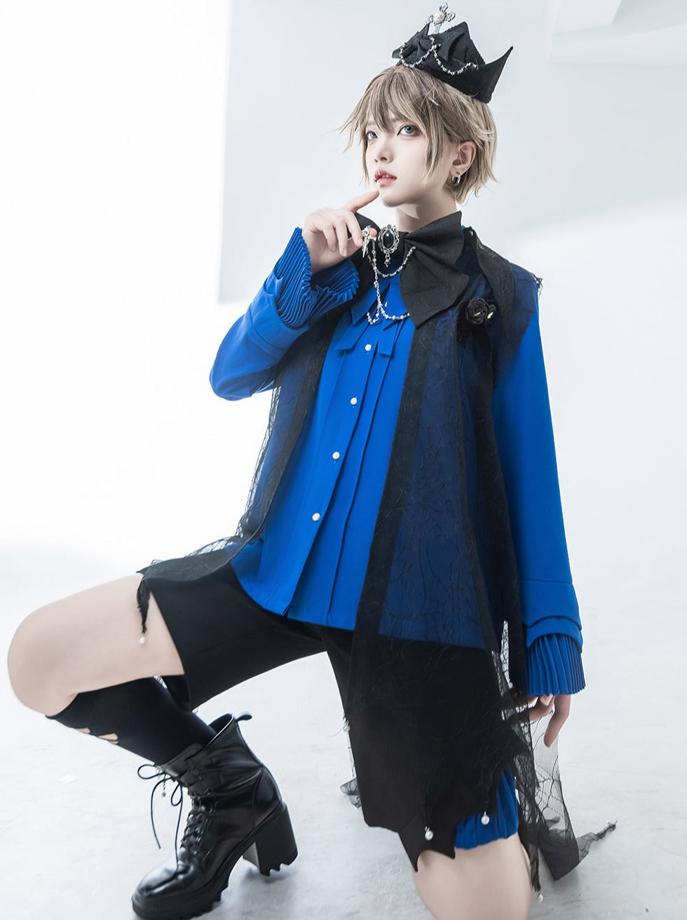 Élégant ensemble prince-cravate, nœud papillon et chemise demi-pantalon