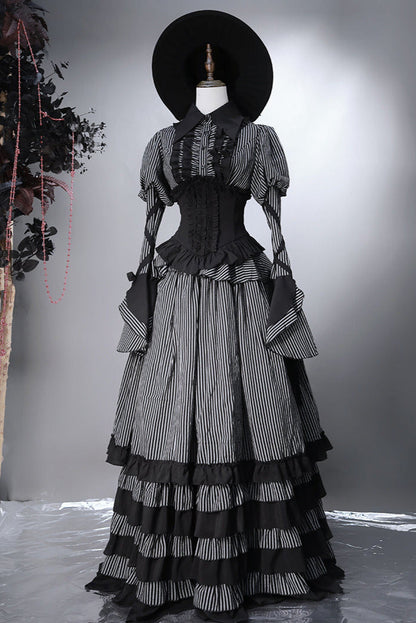 striped shirt Dark + skirt gusset-sleeved corset Reservations