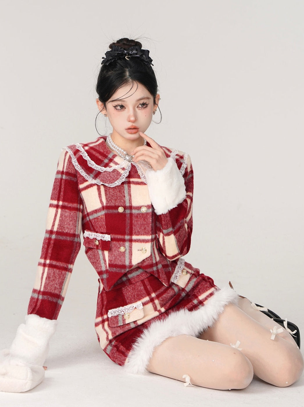 Veste à carreaux rétro avec col en dentelle française et jupe double à carreaux en fourrure
