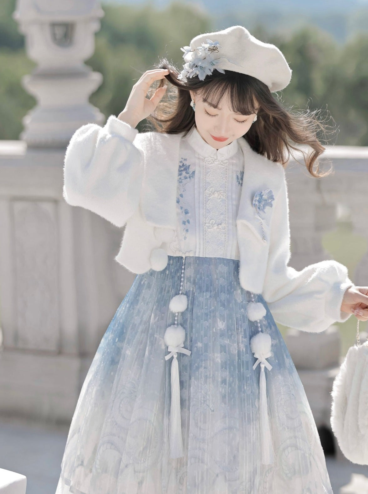 Robe courte en fourrure chinoise bleue Ice