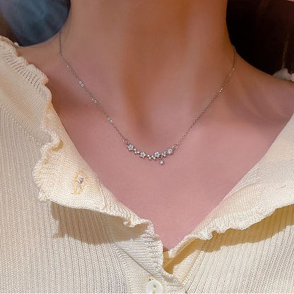 Halskette mit Strass-Anhänger