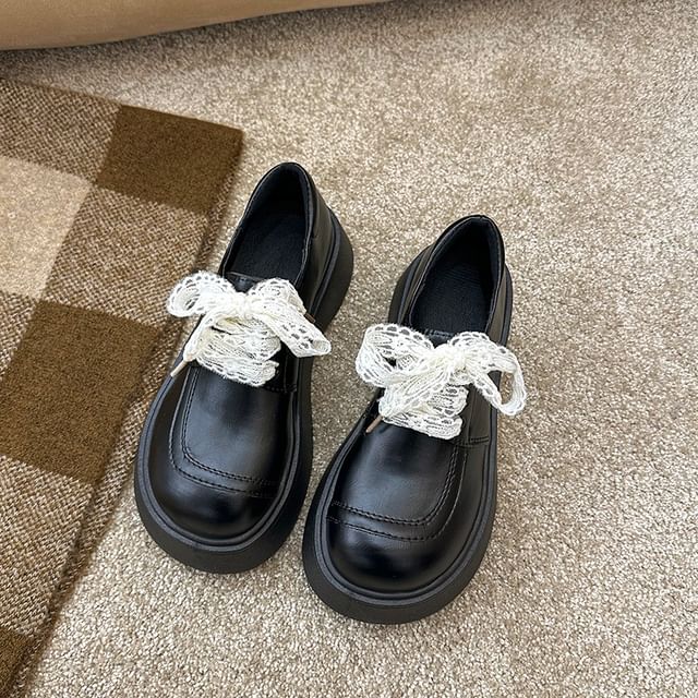 Plateauschuhe mit Schnürung und Einsätzen
