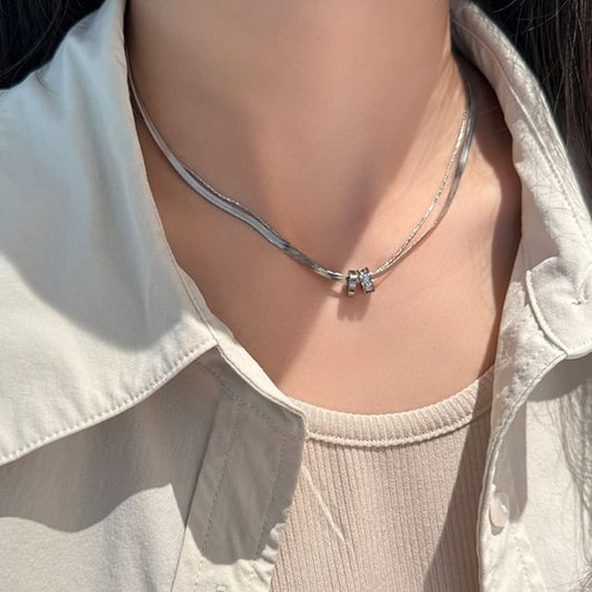 Circle Pendant Snake Chain Necklace