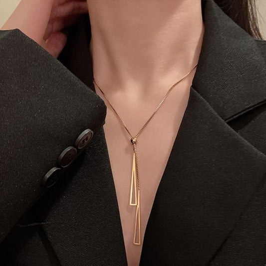 トライアングルネックレスペンダント