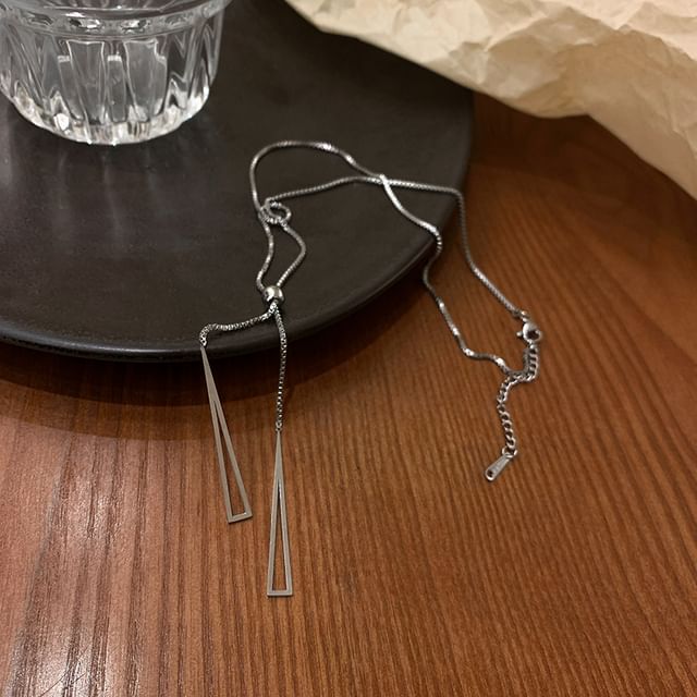 トライアングルネックレスペンダント