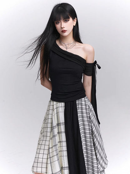Schwarzes T-Shirt mit asymmetrischem Ausschnitt und schmaler Passform