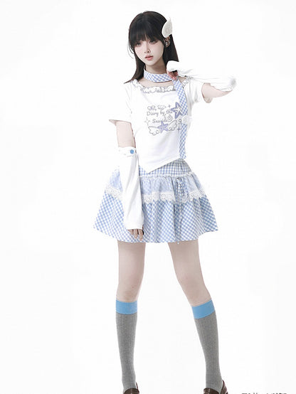 Blau mit Schal, kariertes Rosa/Baby-T-Shirt mit Seestern- und Muschel-Print und Rüschen am asymmetrischen Ausschnitt