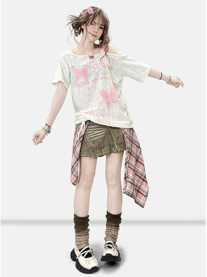 Asymmetrisches Y2K Bittersweet Neckline Letter Butterfly T-Shirt Off-White und Print