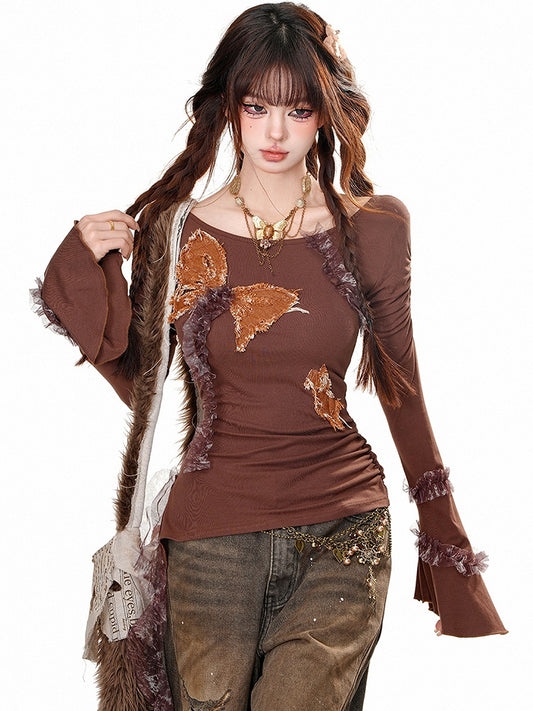Haut en maille marron à volants et manches cloche à taille froncée